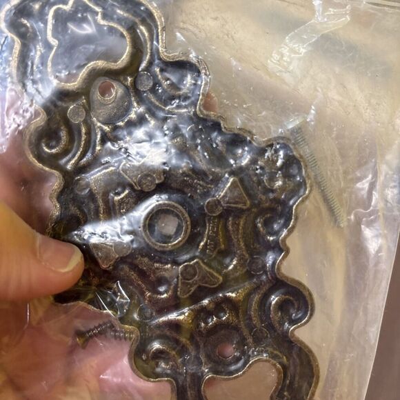 Vintage Hyer Ornate Brass Cabinet Door Drawer Backplate Handle Hollywood Regency - Picture 6 of 8